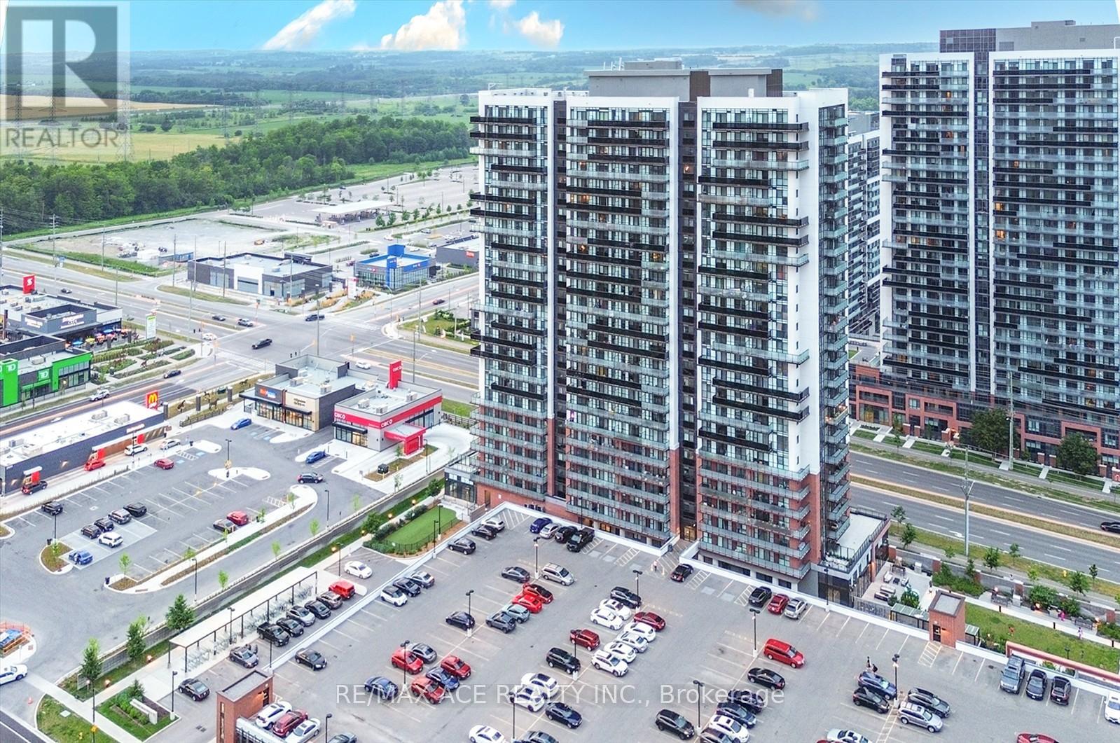 809 - 2550 Simcoe Street N Property Photo 4