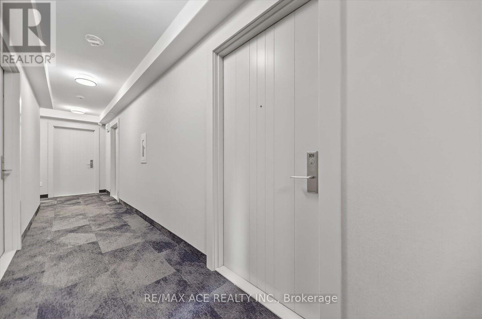 809 - 2550 Simcoe Street N Property Photo 12
