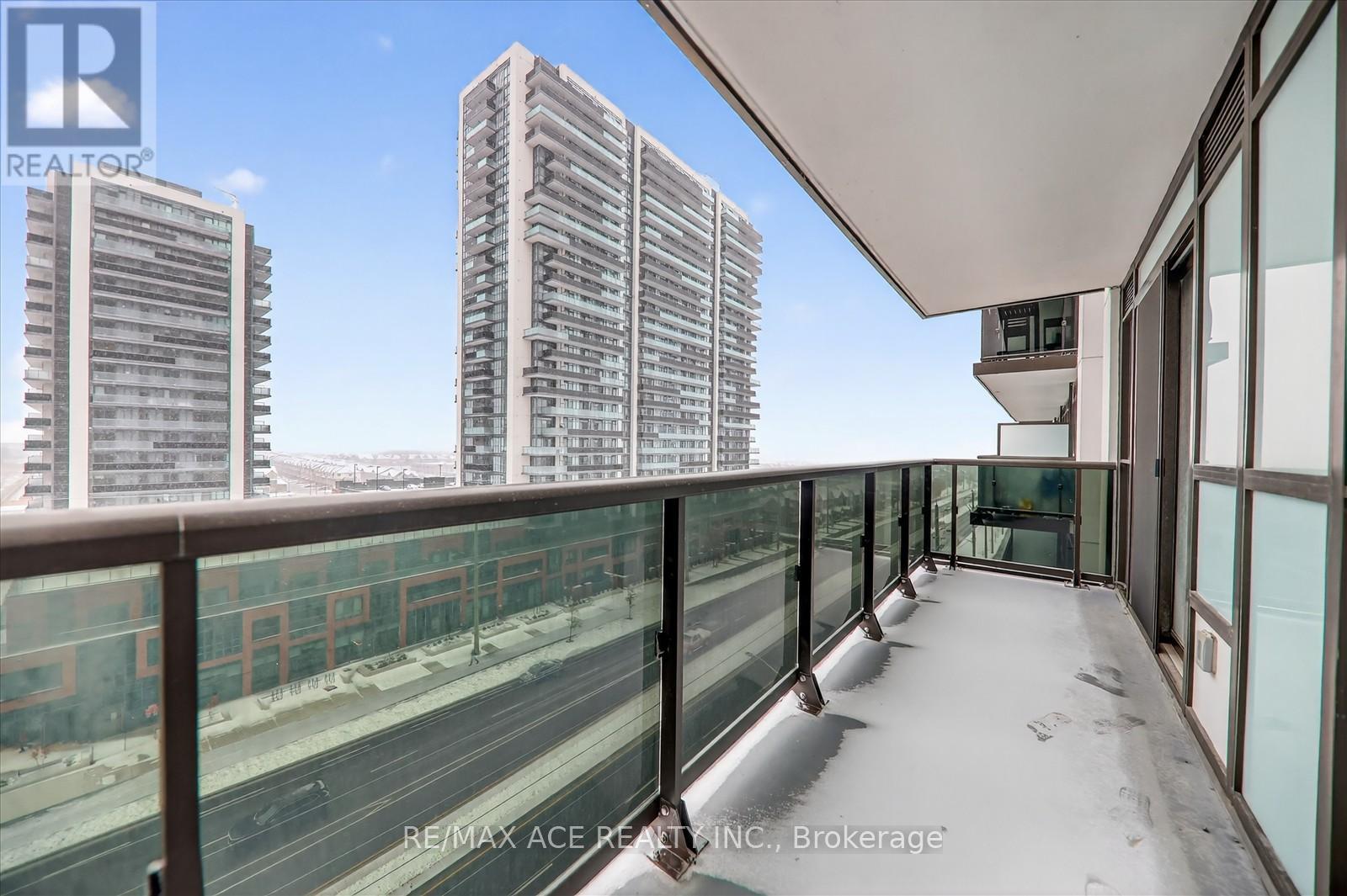 809 - 2550 Simcoe Street N Property Photo 34