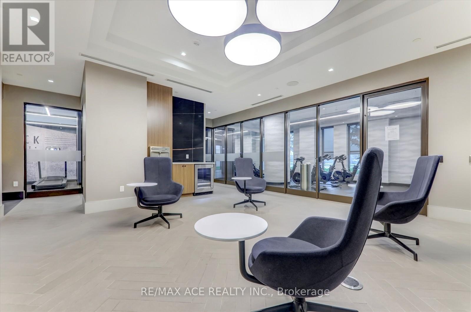 809 - 2550 Simcoe Street N Property Photo 41