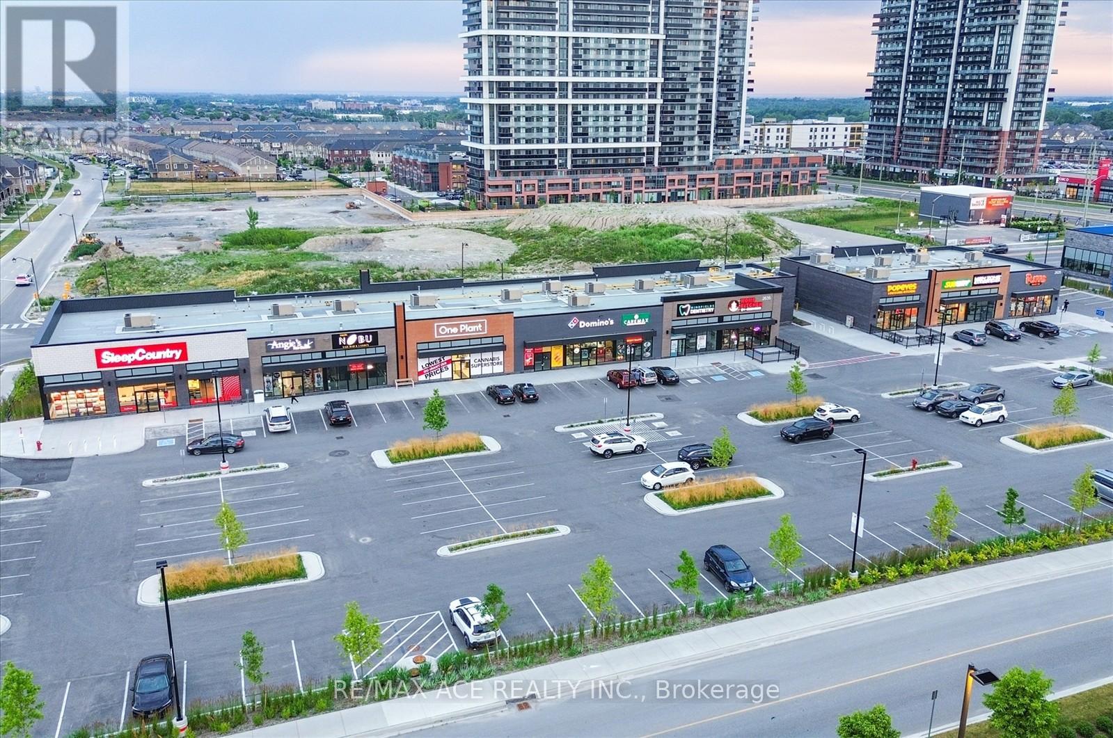 809 - 2550 Simcoe Street N Property Photo 49