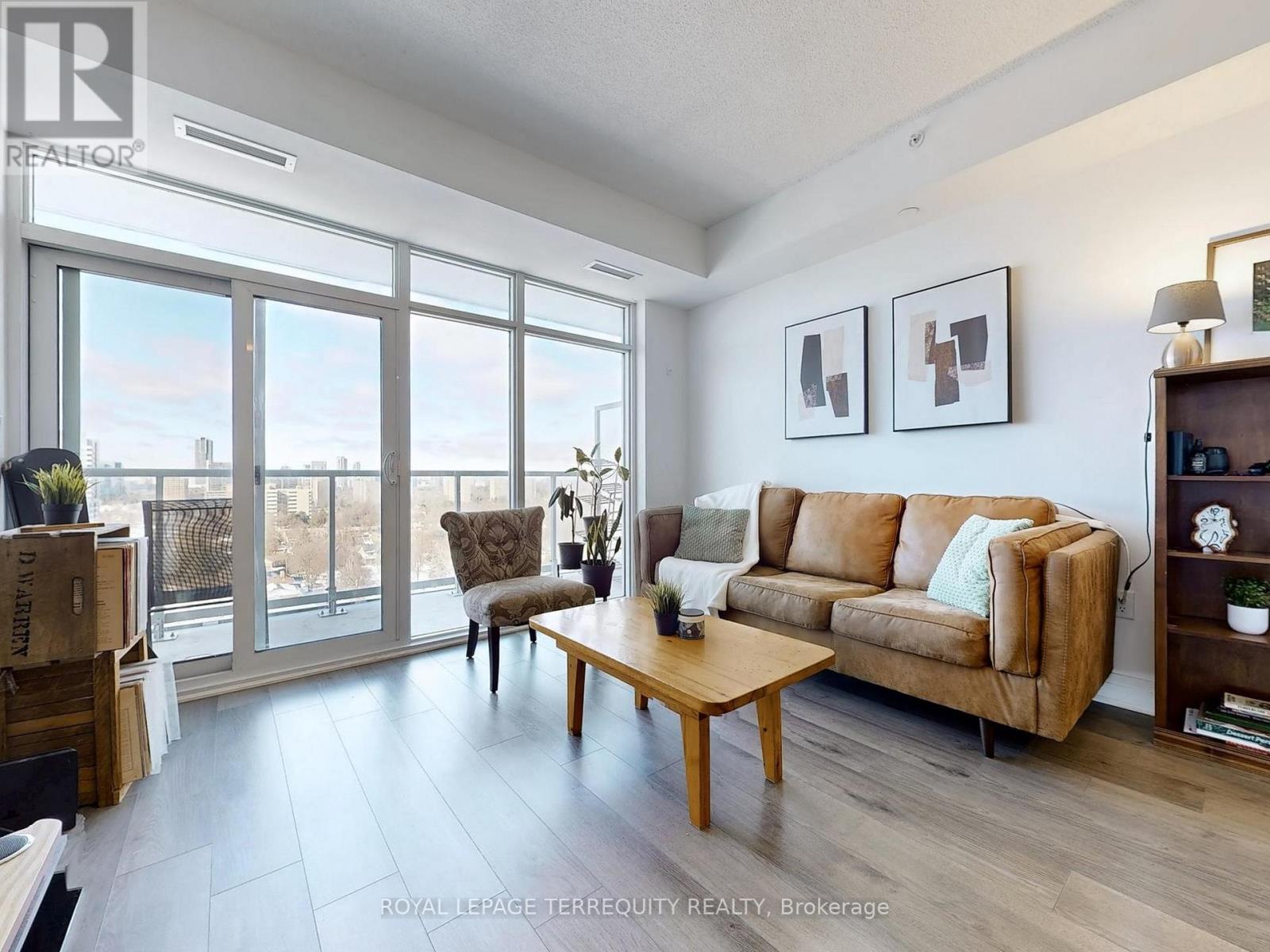 1110 - 3220 Sheppard Avenue E Property Photo 6