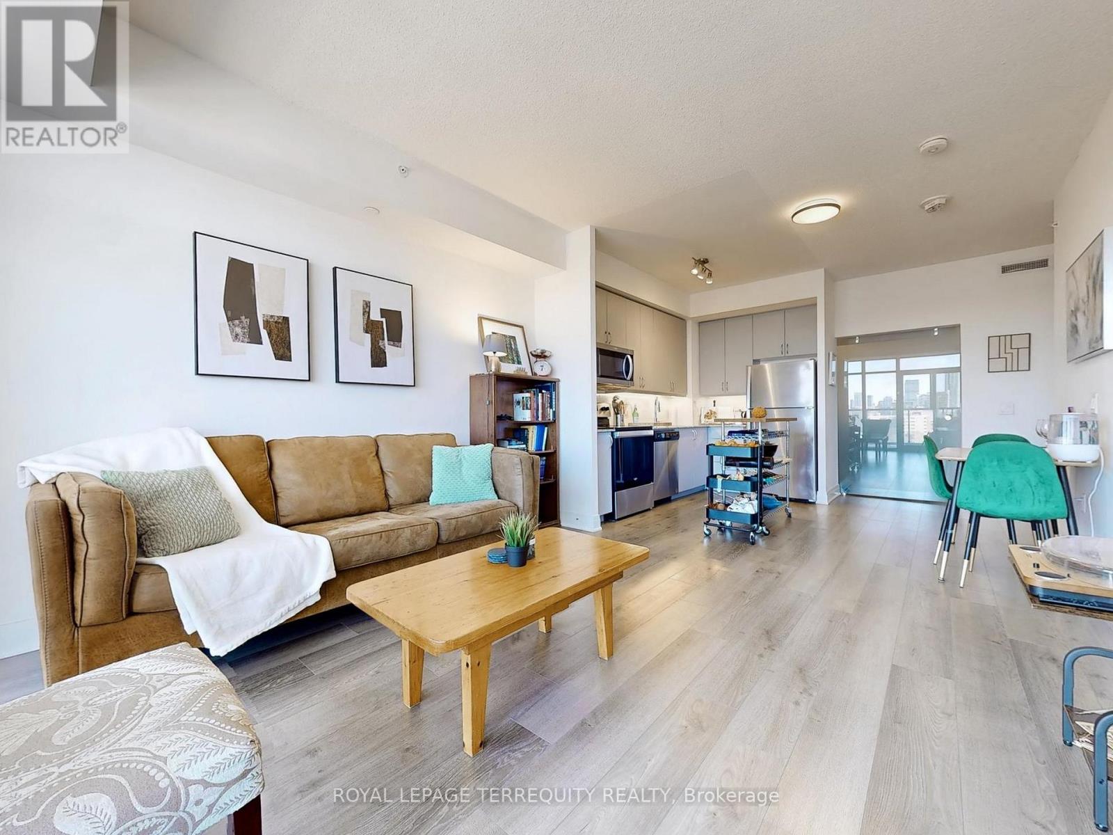 1110 - 3220 Sheppard Avenue E Property Photo 8