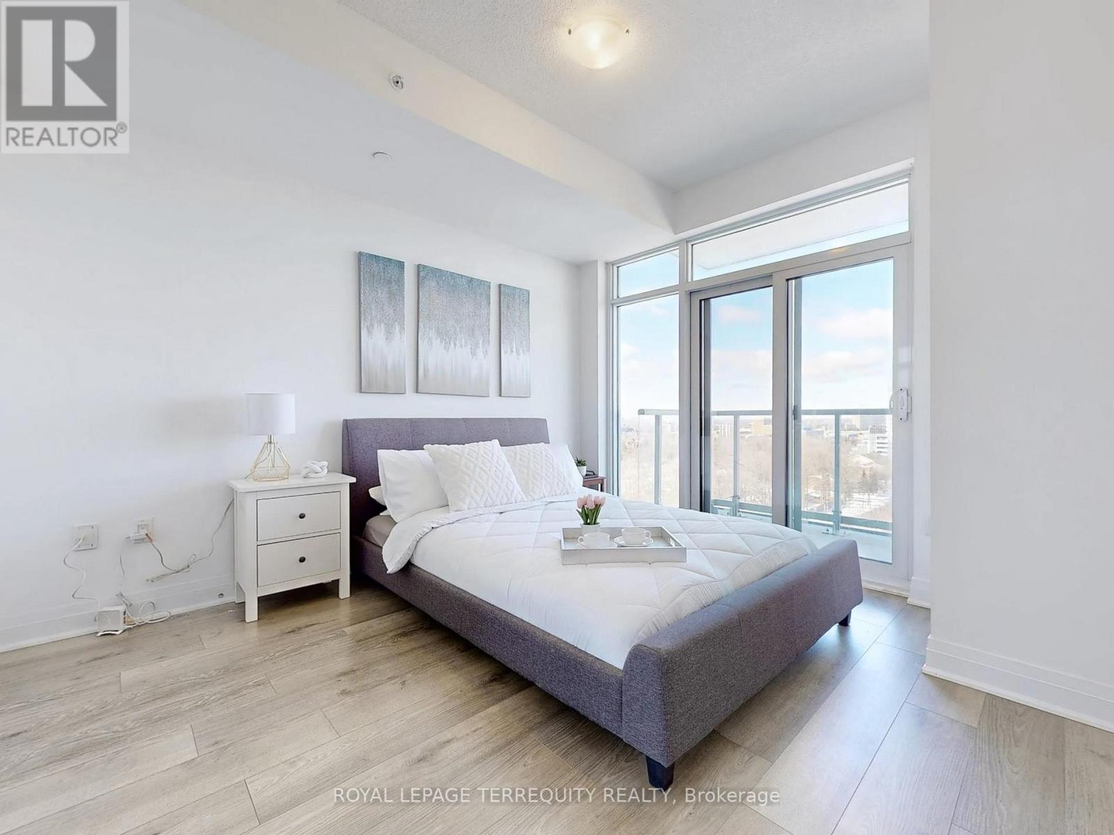 1110 - 3220 Sheppard Avenue E Property Photo 13