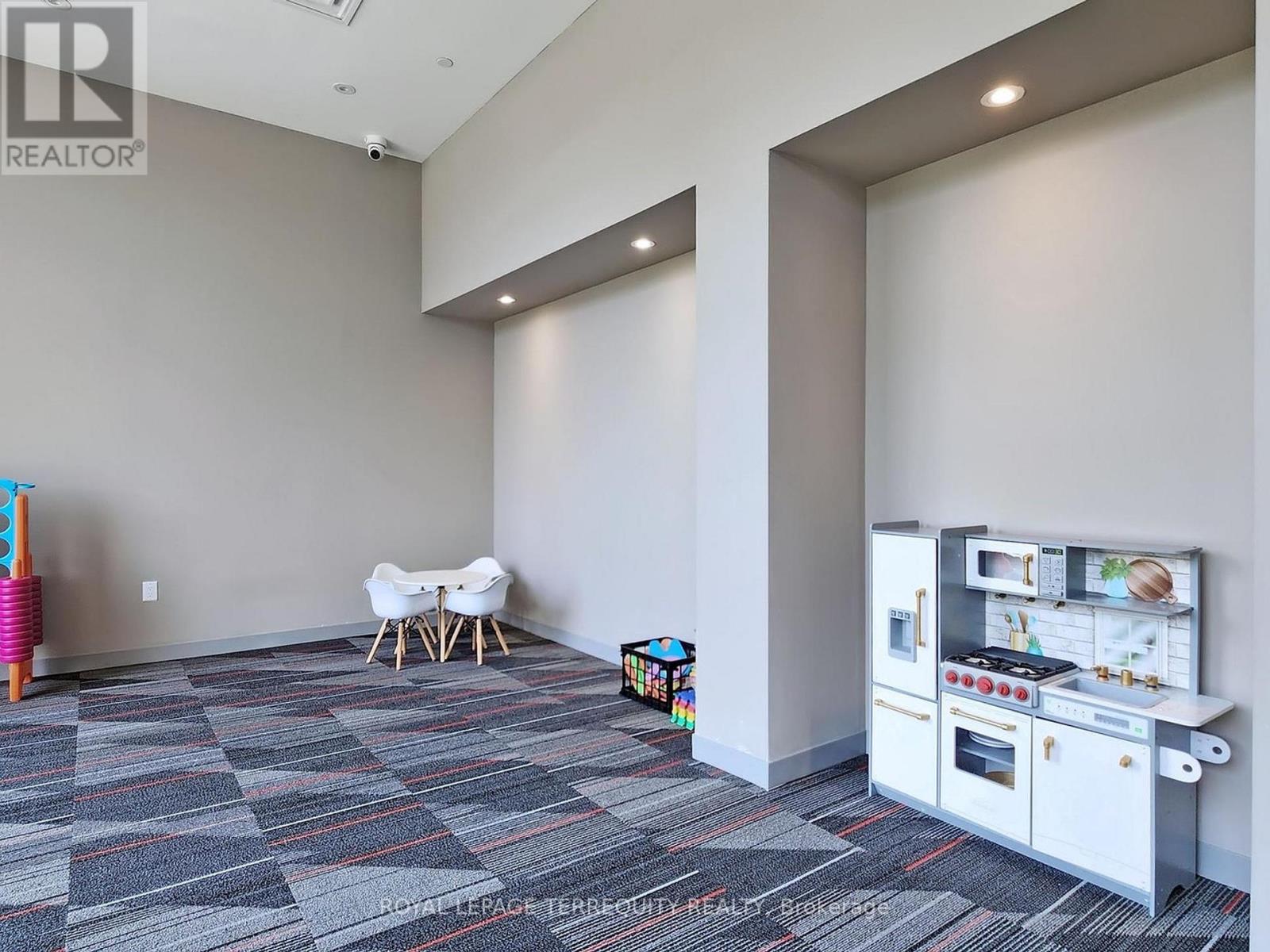 1110 - 3220 Sheppard Avenue E Property Photo 25