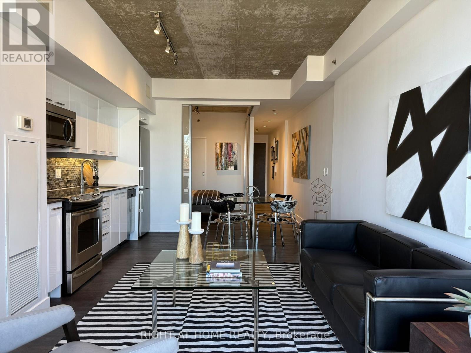 407 - 630 QUEEN STREET E Property Photo 1