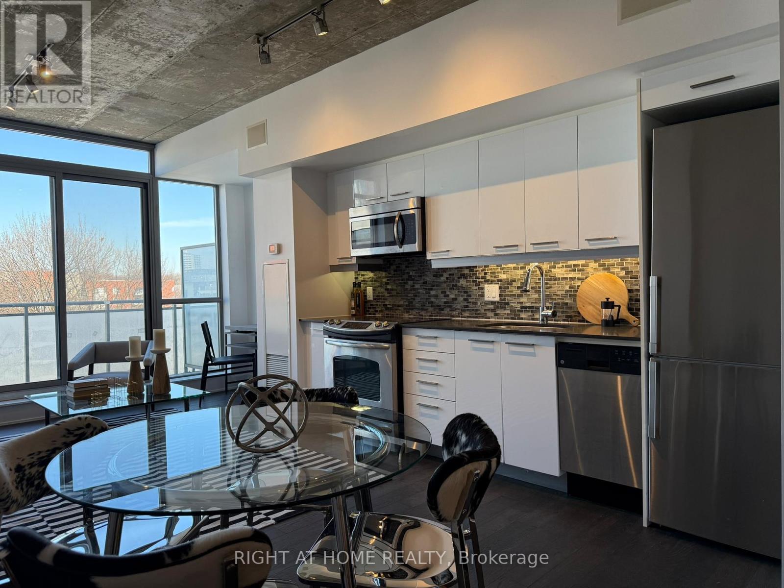 407 - 630 Queen Street E Property Photo 16