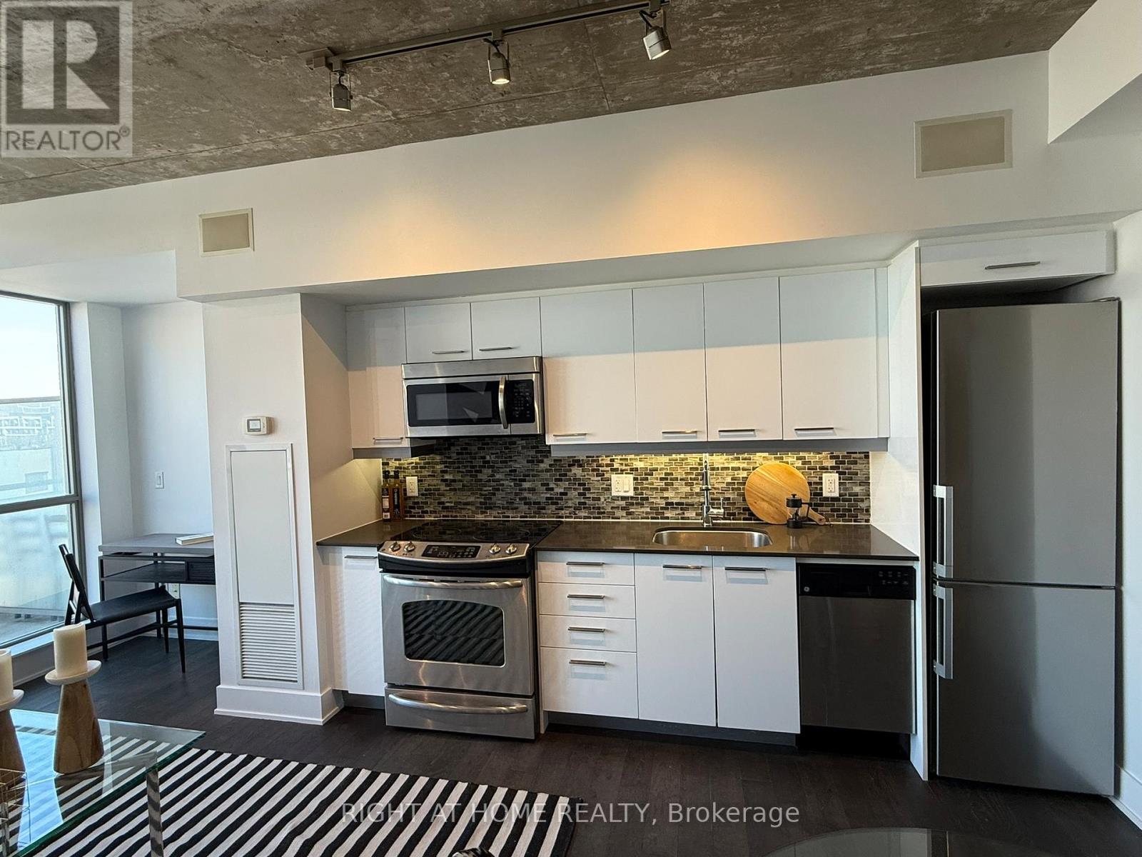 407 - 630 Queen Street E Property Photo 23