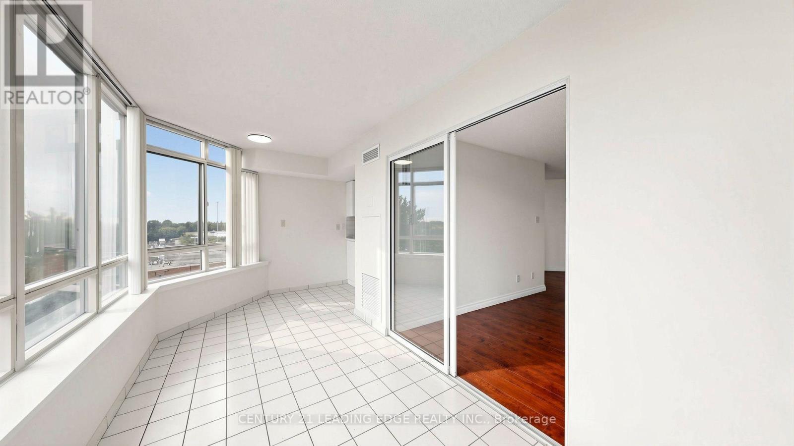 422 - 11753 Sheppard Avenue E Property Photo 4
