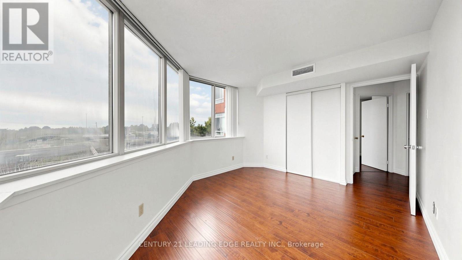 422 - 11753 Sheppard Avenue E Property Photo 10