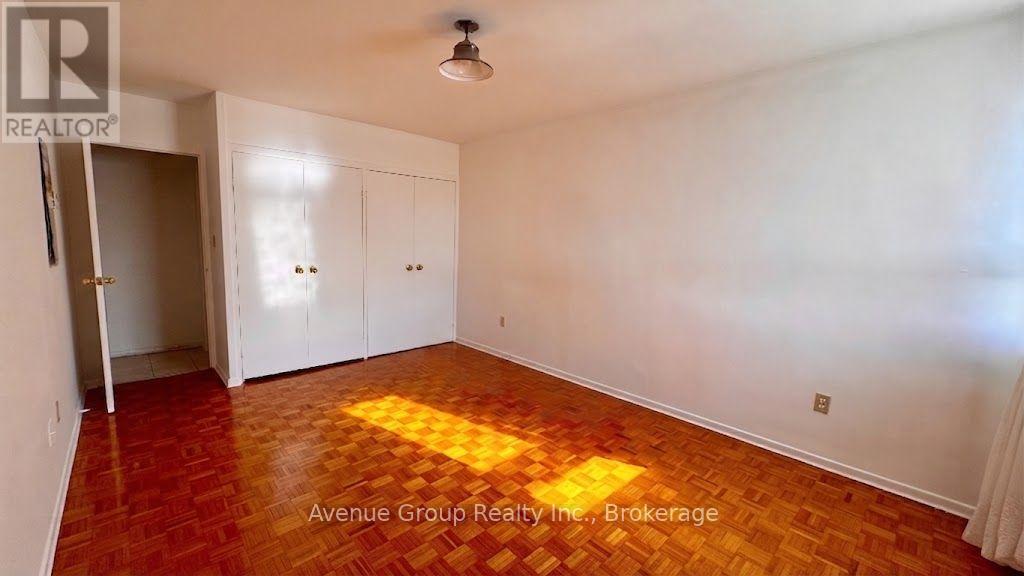 307 - 1 Massey Square Property Photo 14