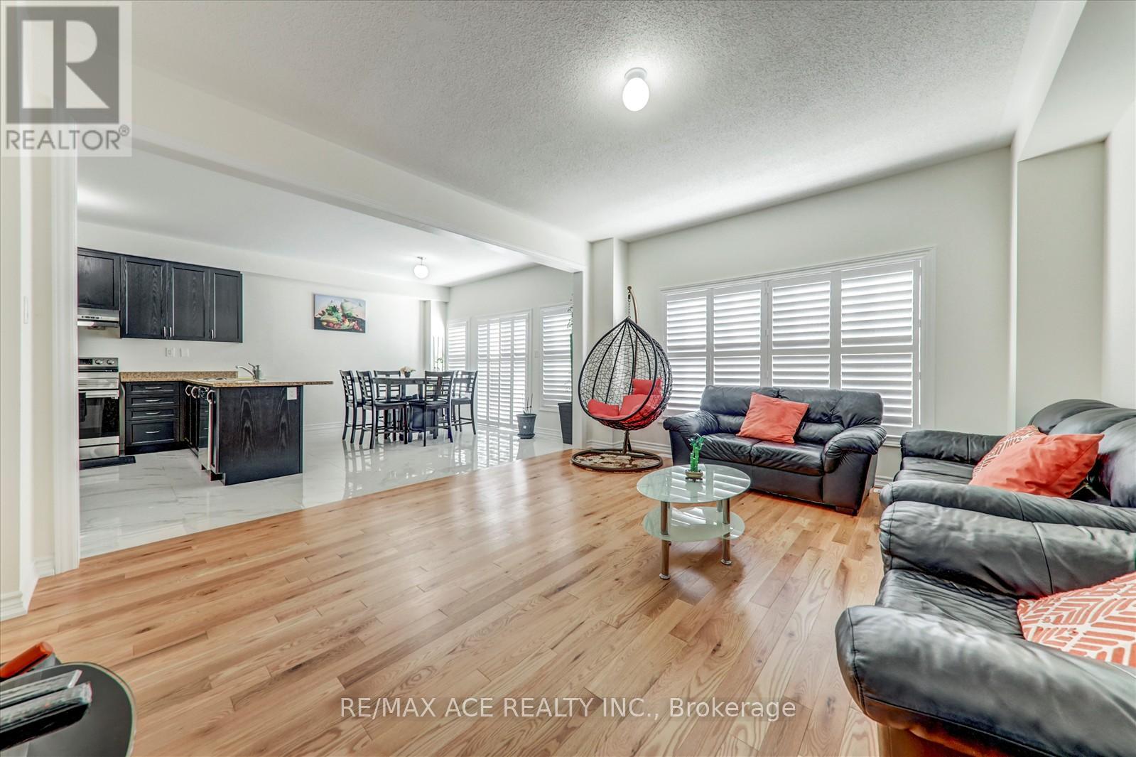 1152 Skyridge Boulevard Property Photo 12