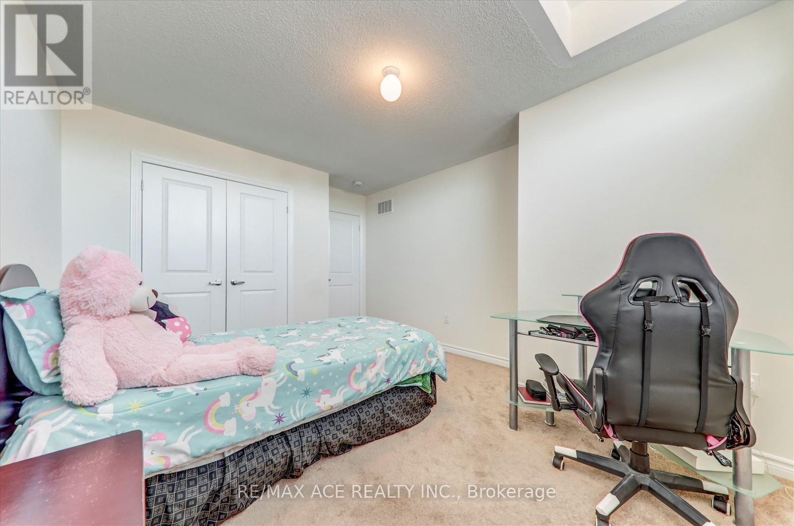 1152 Skyridge Boulevard Property Photo 18