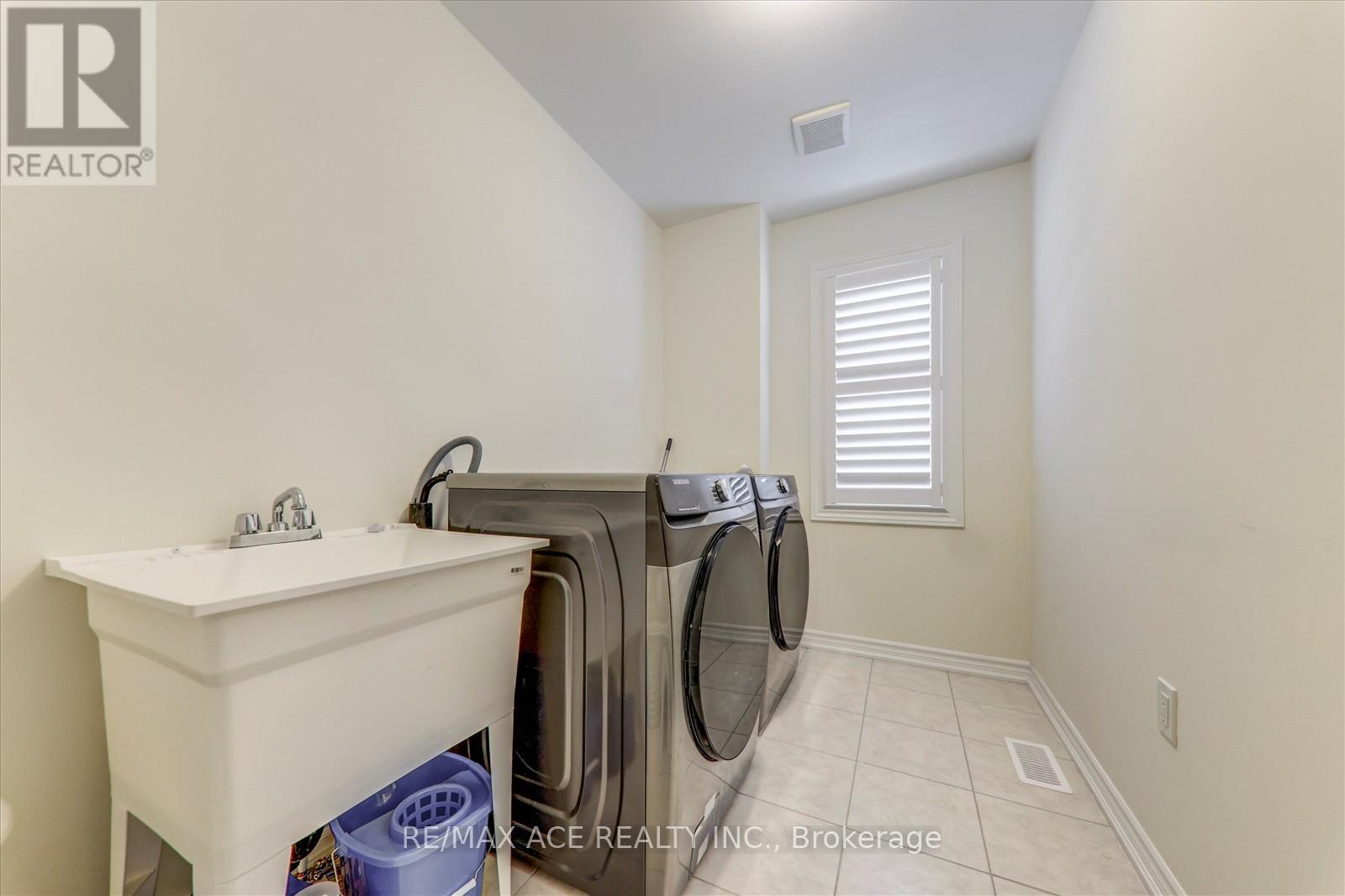 1152 Skyridge Boulevard Property Photo 19