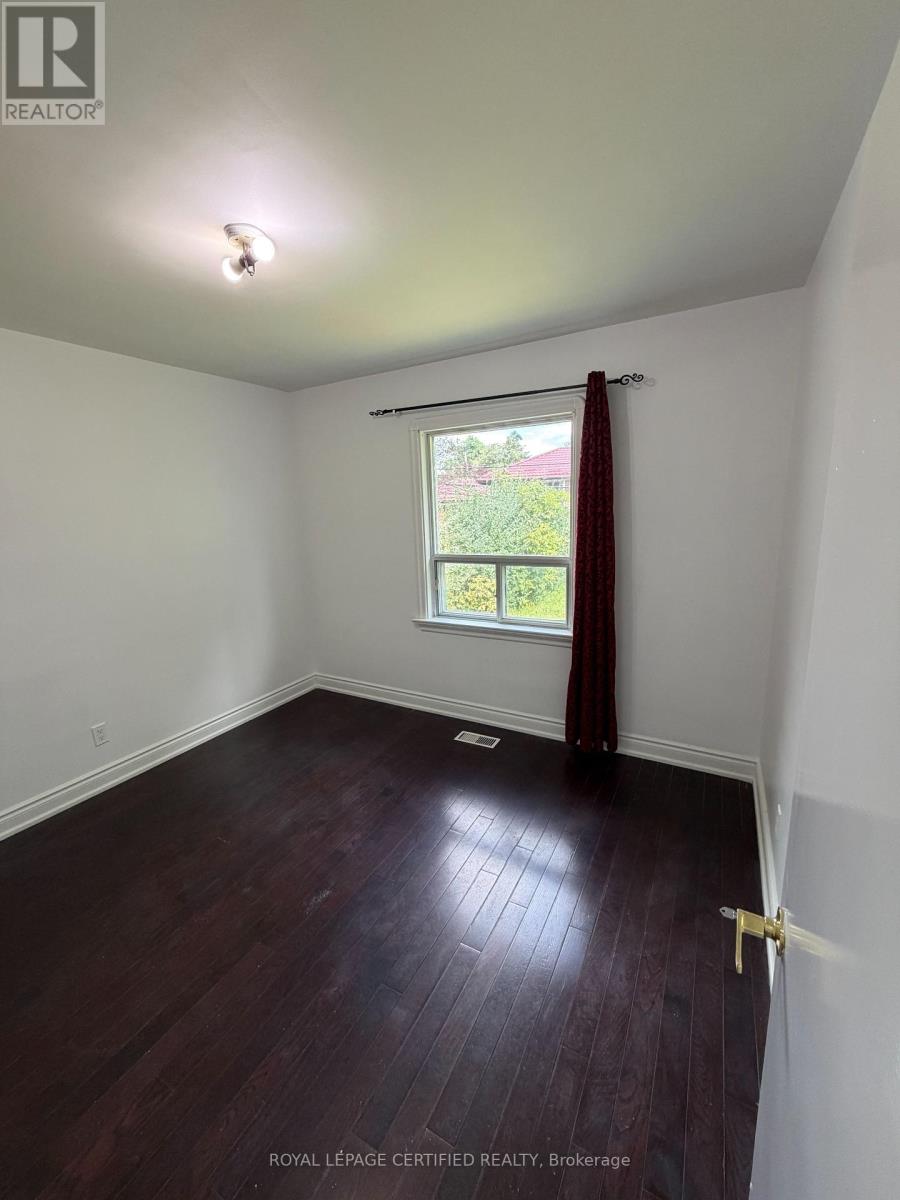 Main - 109 Hiscock Boulevard Property Photo 6