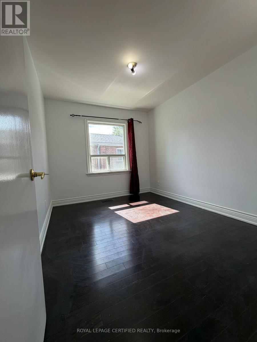Main - 109 Hiscock Boulevard Property Photo 8