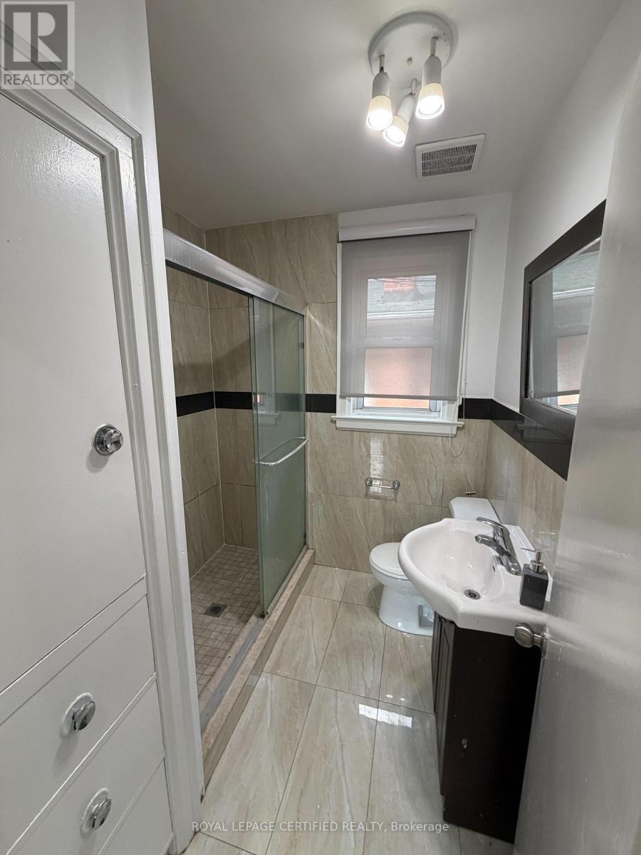 Main - 109 Hiscock Boulevard Property Photo 9