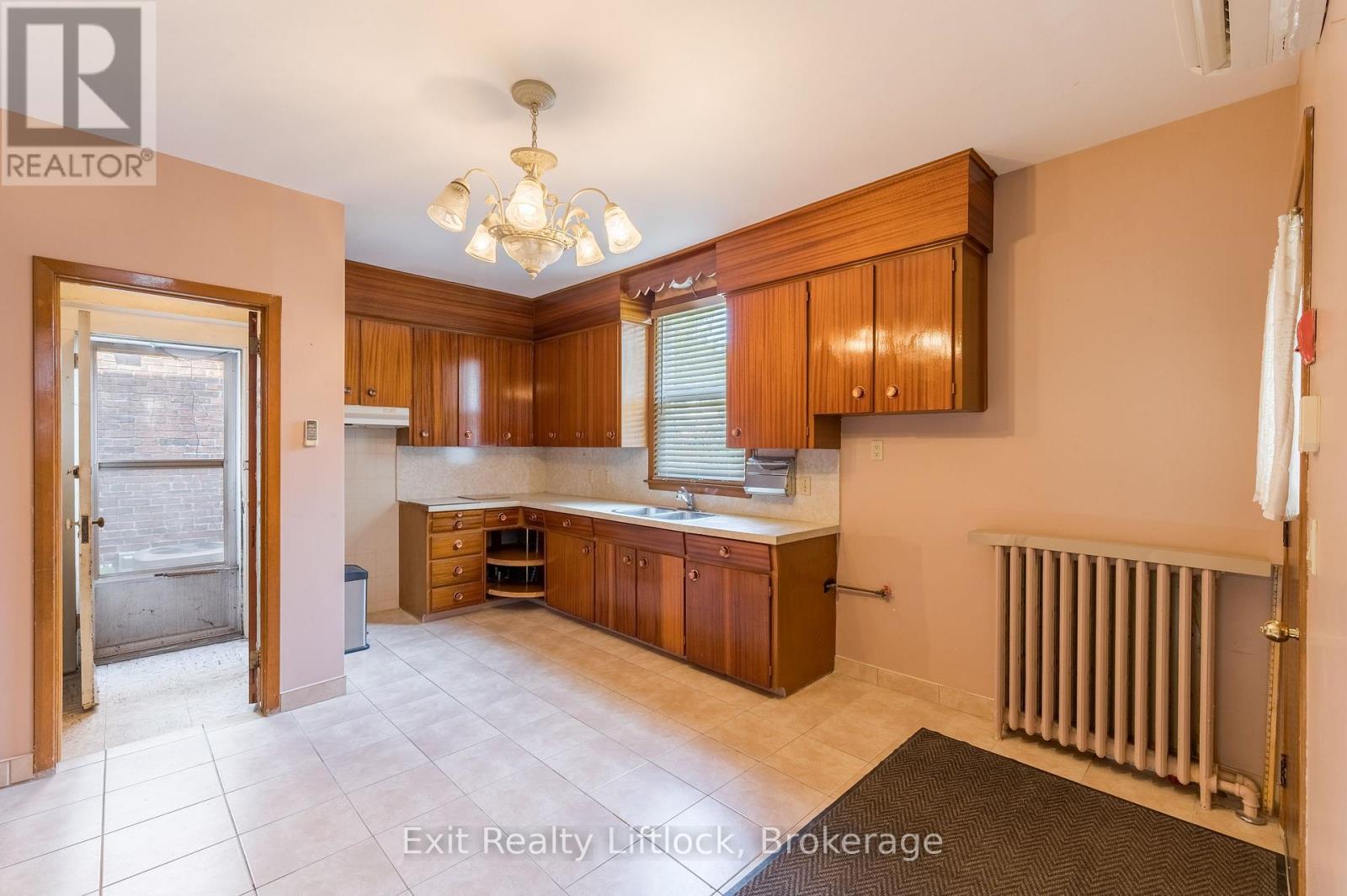 843 Logan Avenue Property Photo 5