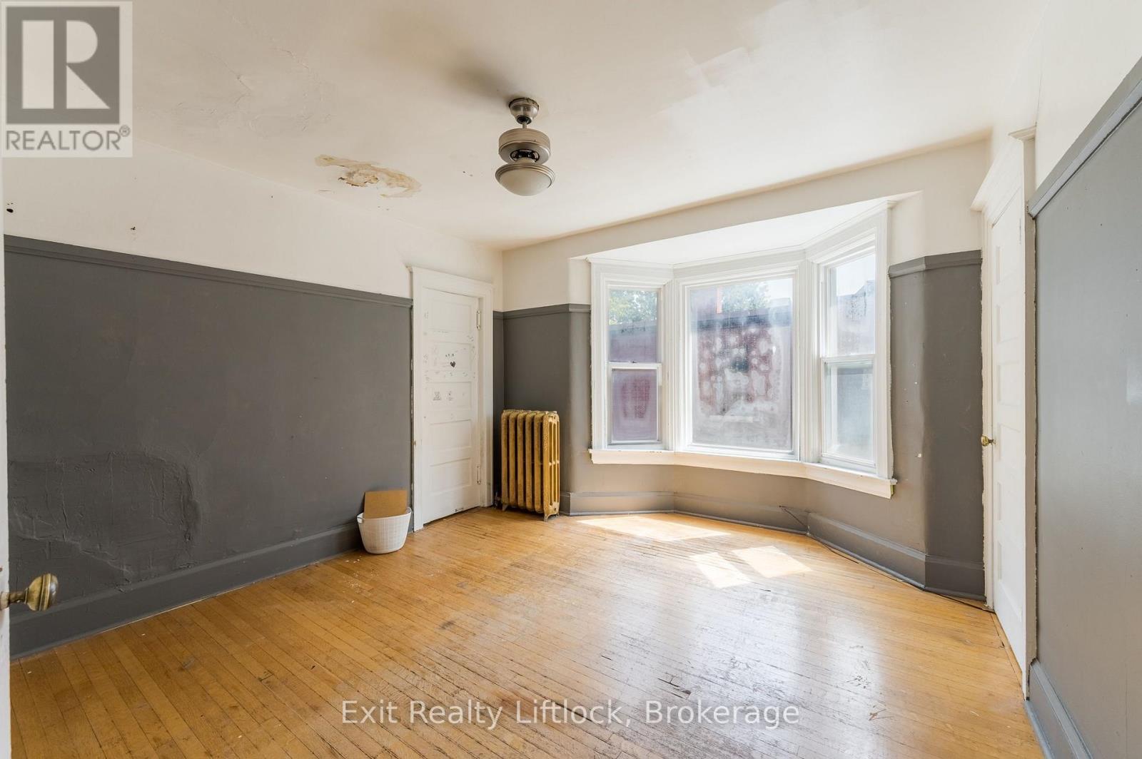843 Logan Avenue Property Photo 21