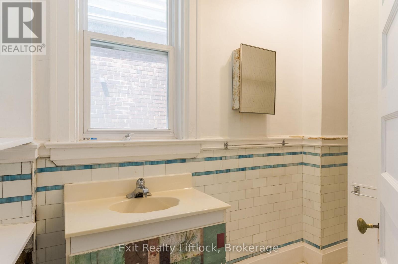 843 Logan Avenue Property Photo 22