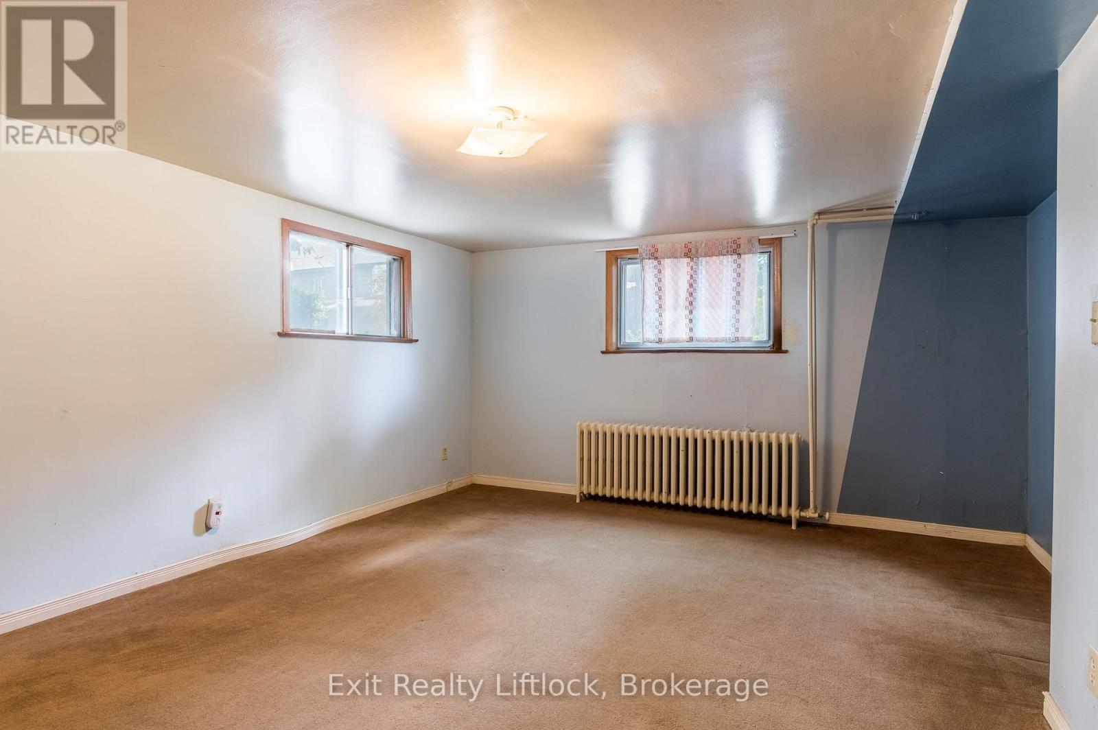 843 Logan Avenue Property Photo 37