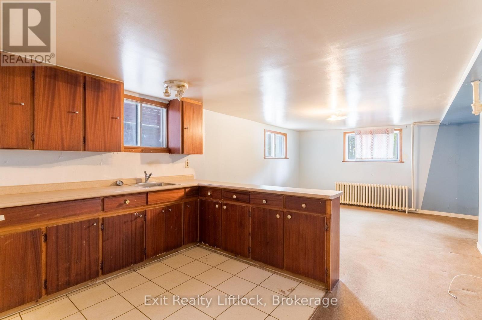 843 Logan Avenue Property Photo 38