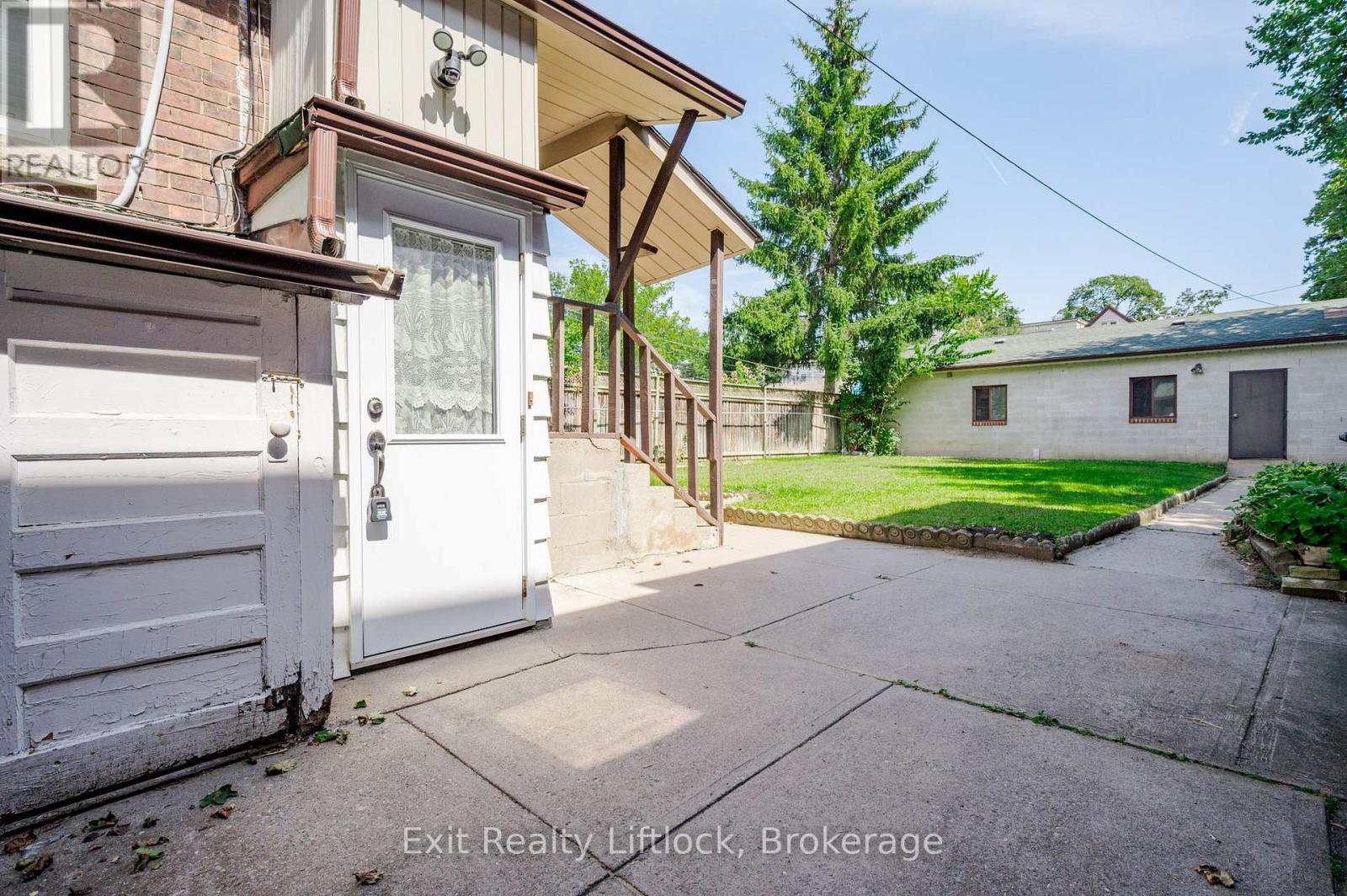 843 Logan Avenue Property Photo 44