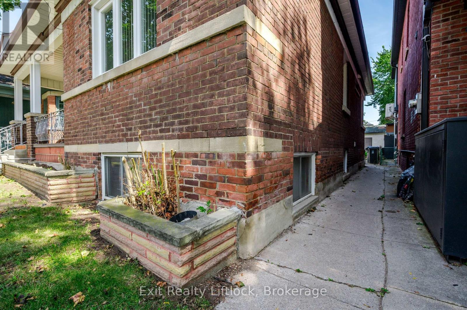 843 Logan Avenue Property Photo 49