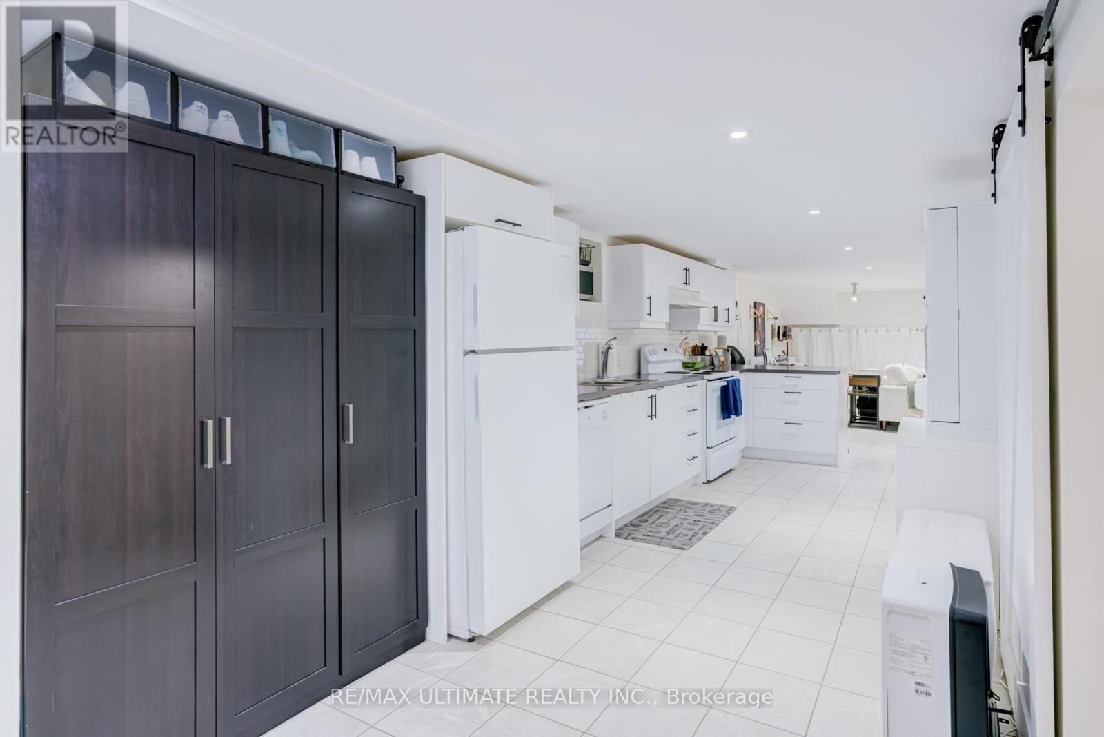 533 Kingston Road Property Photo 6