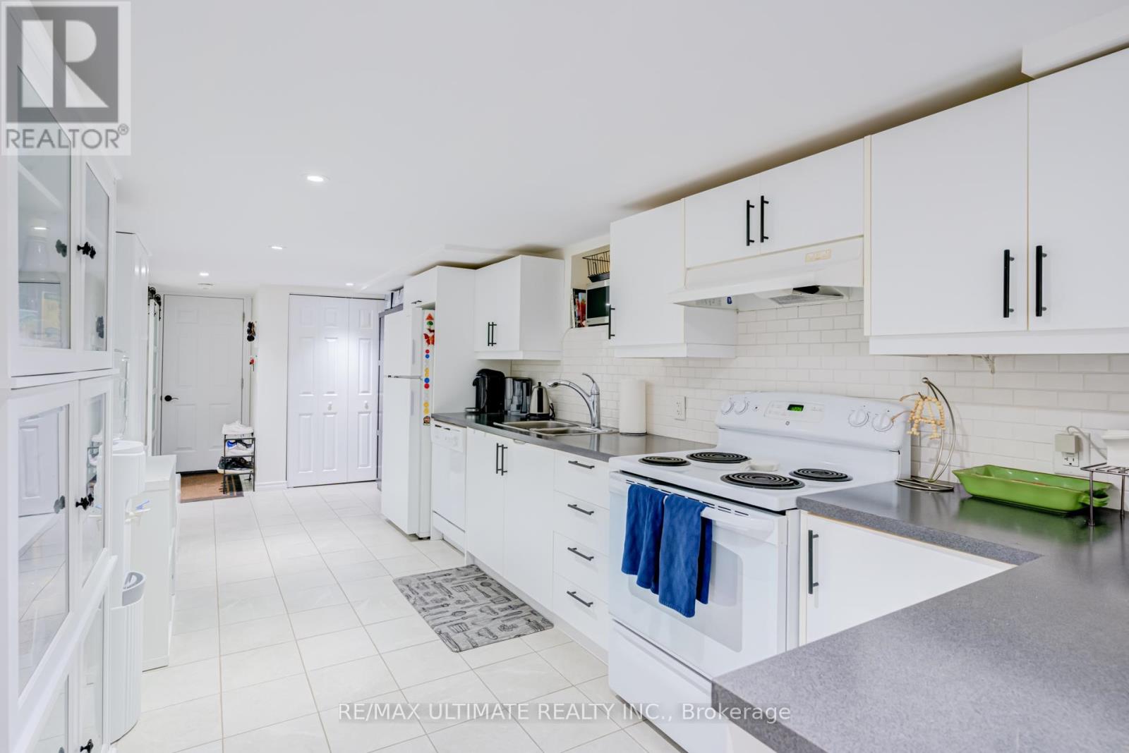 533 Kingston Road Property Photo 9