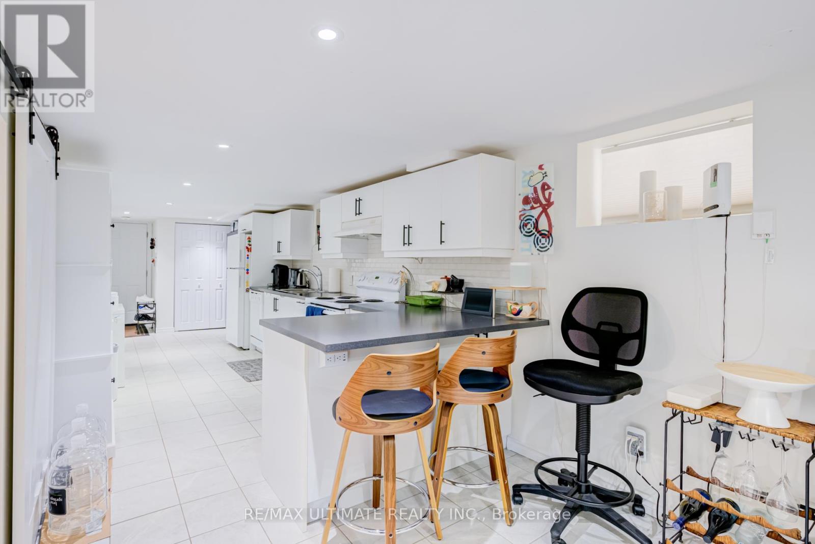 533 Kingston Road Property Photo 10