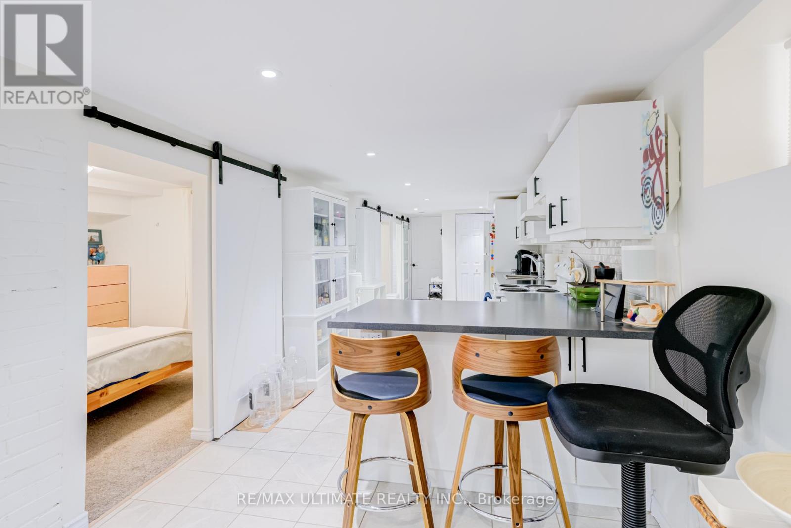 533 Kingston Road Property Photo 11