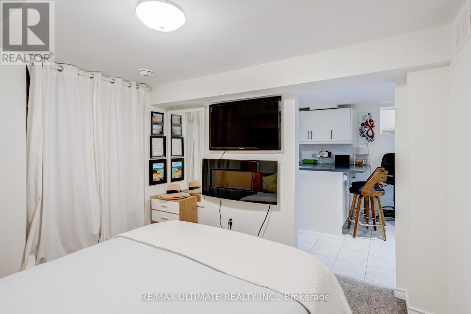 533 Kingston Road Property Photo 21