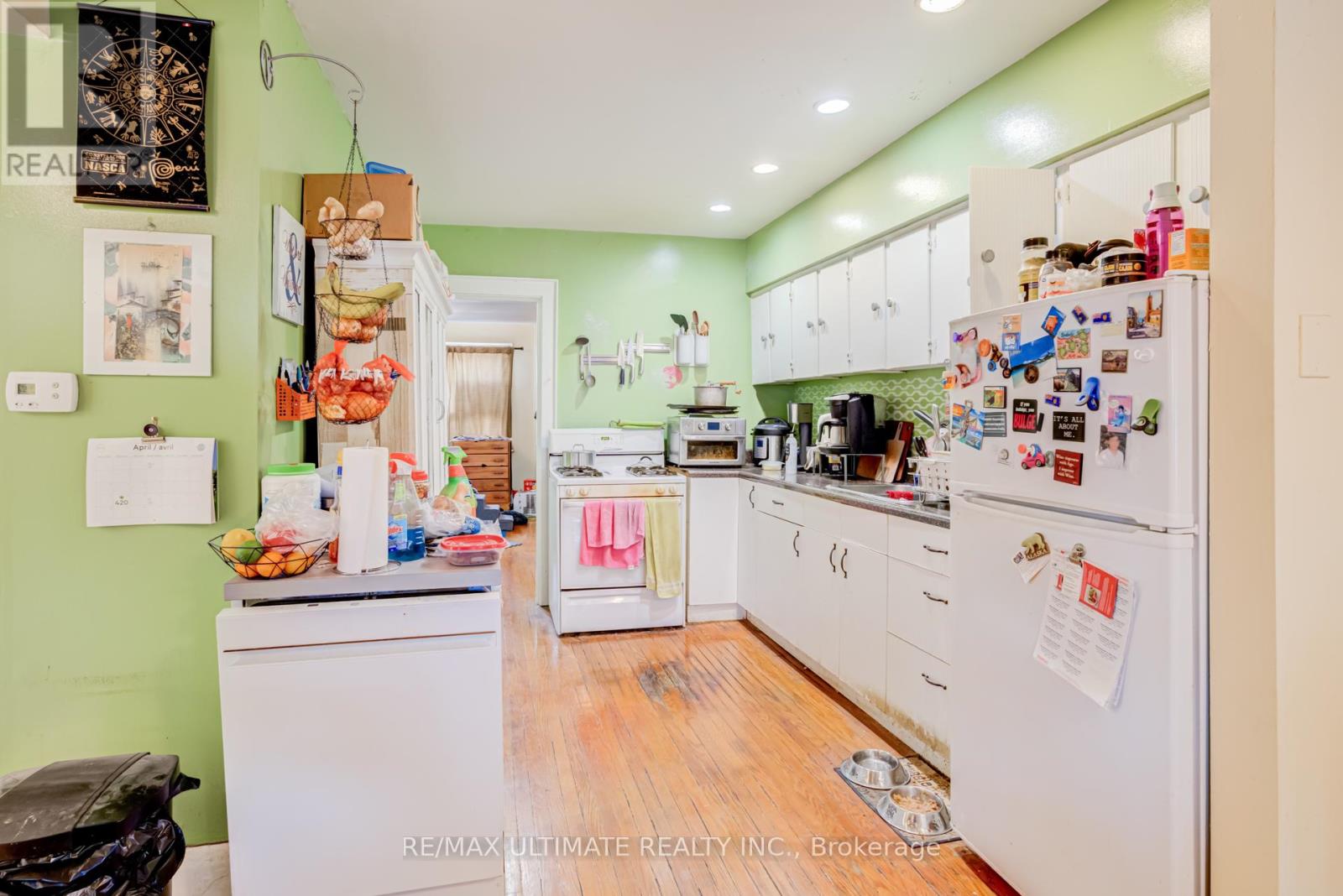 533 Kingston Road Property Photo 31