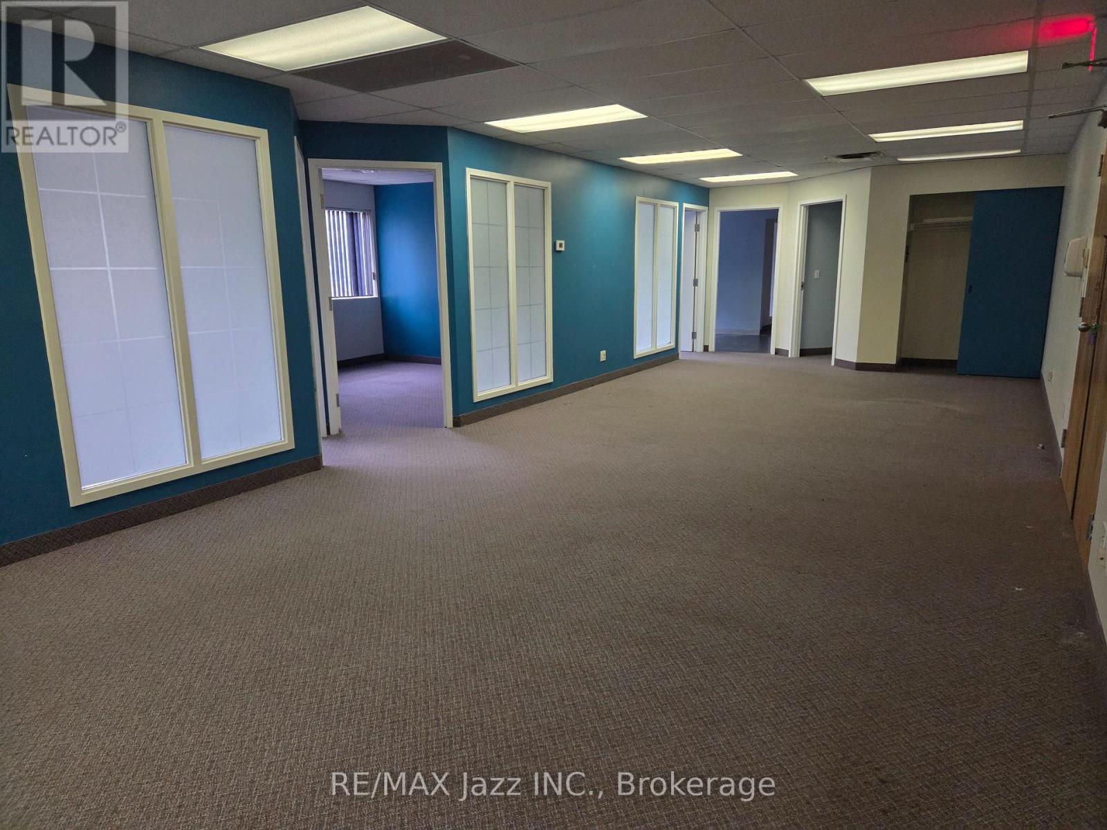 202 - 633 King Street E Property Photo 2