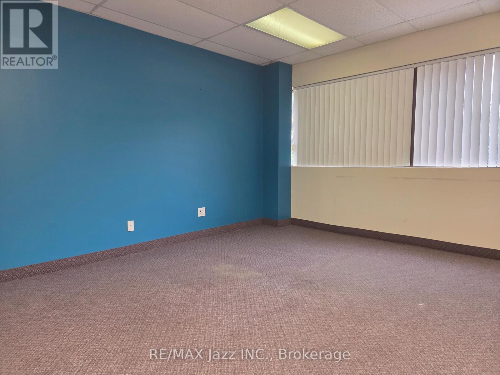 202 - 633 King Street E Property Photo 5