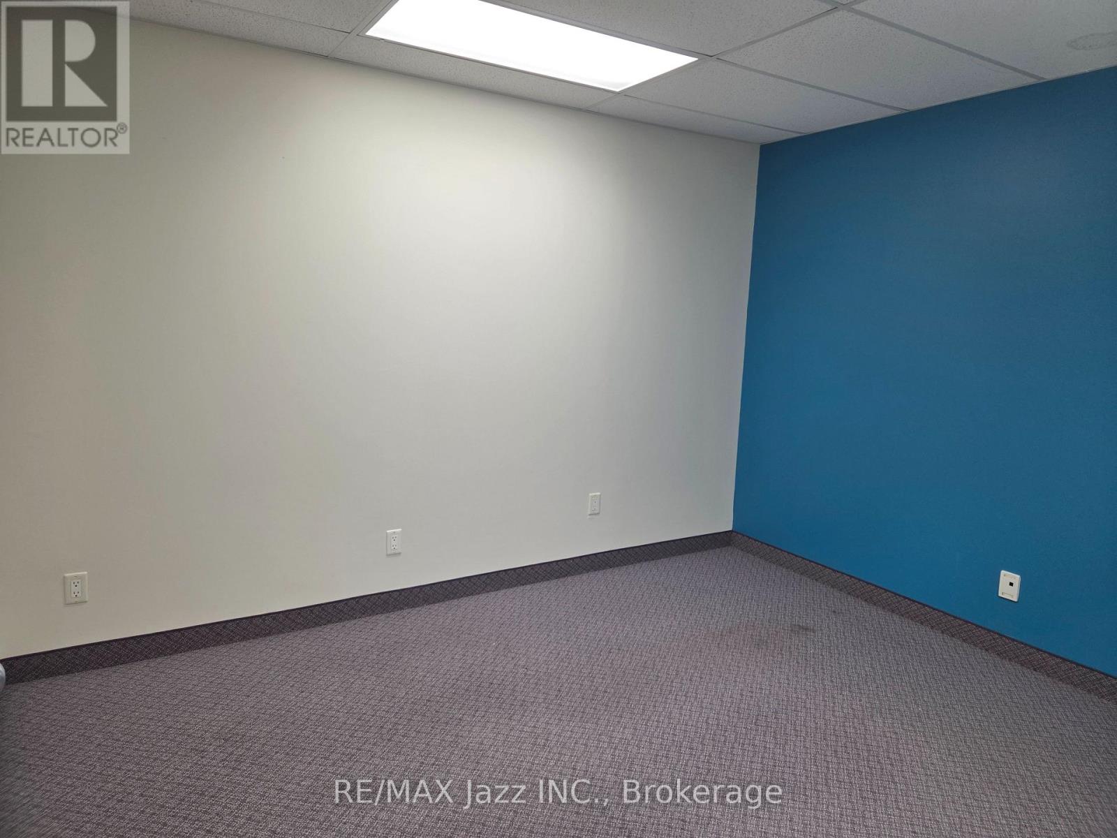 202 - 633 King Street E Property Photo 11