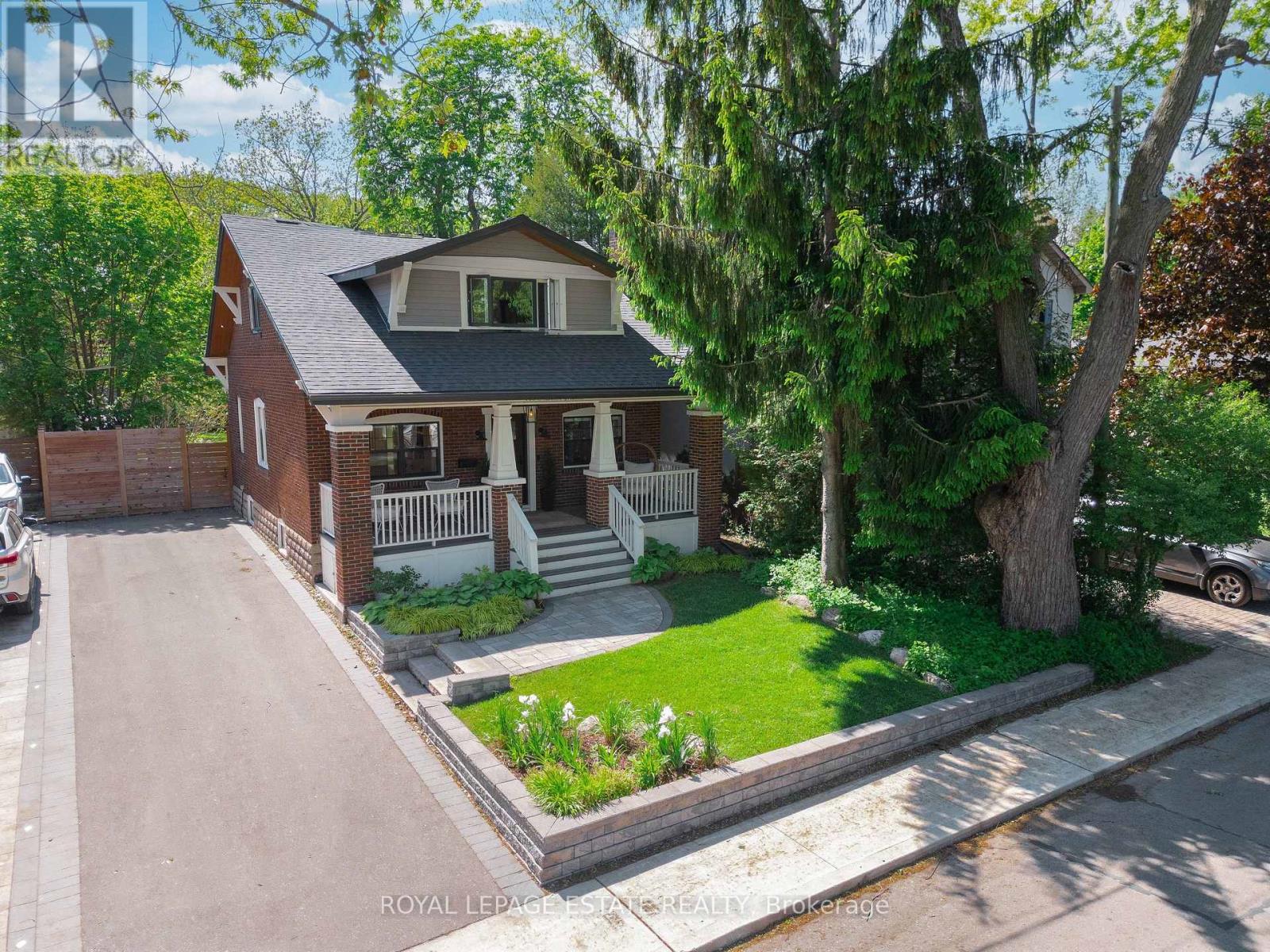 148 Scarboro Crescent Property Photo 1