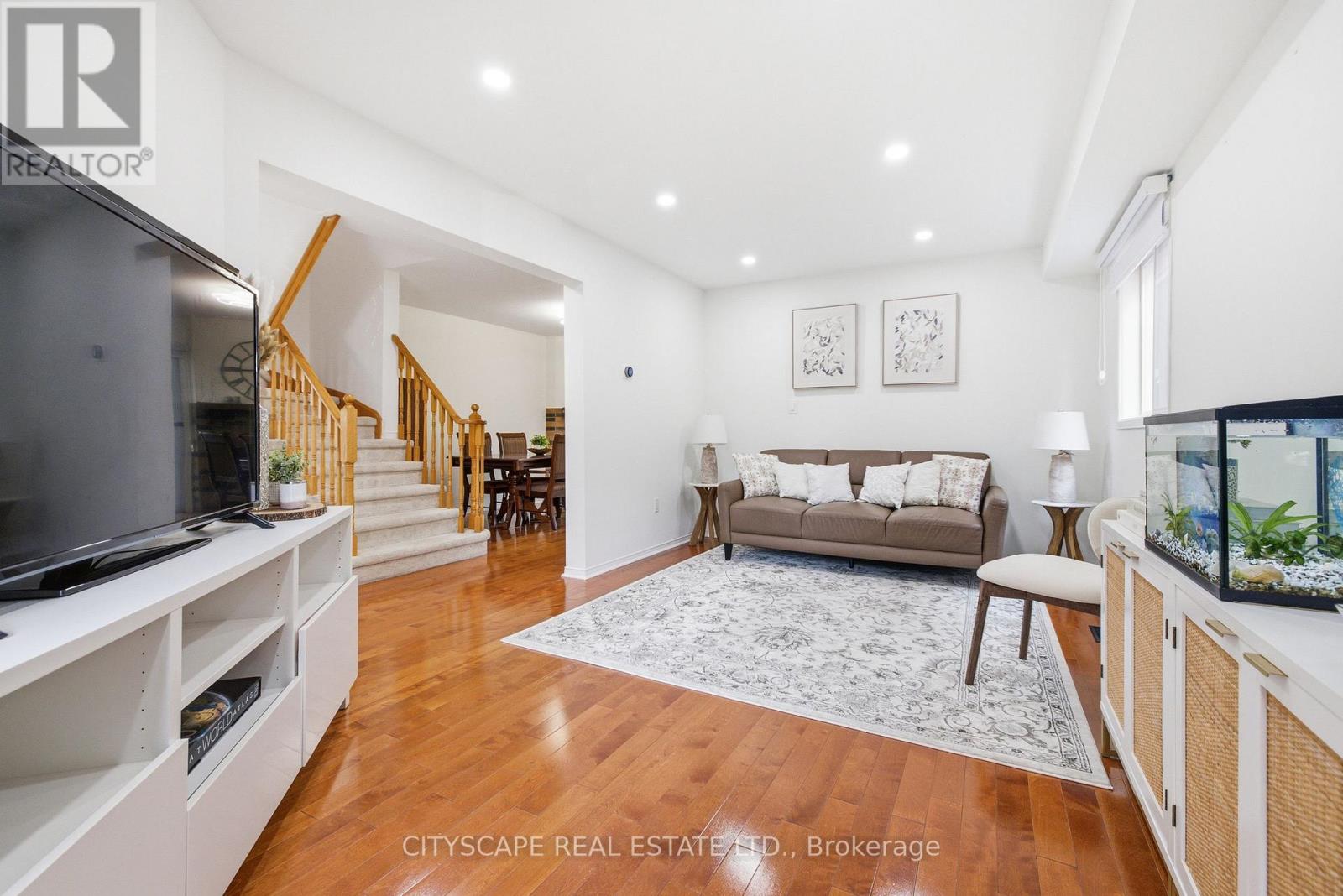 1143 Windgrove Square Property Photo 11