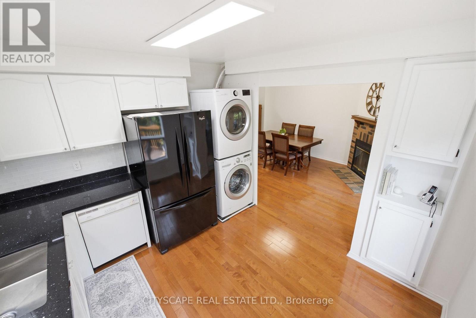 1143 Windgrove Square Property Photo 14