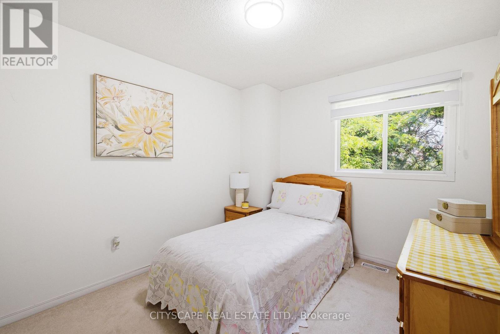 1143 Windgrove Square Property Photo 23