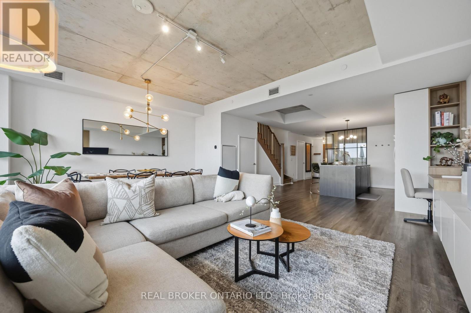 611 - 15 Baseball Place Property Photo 1