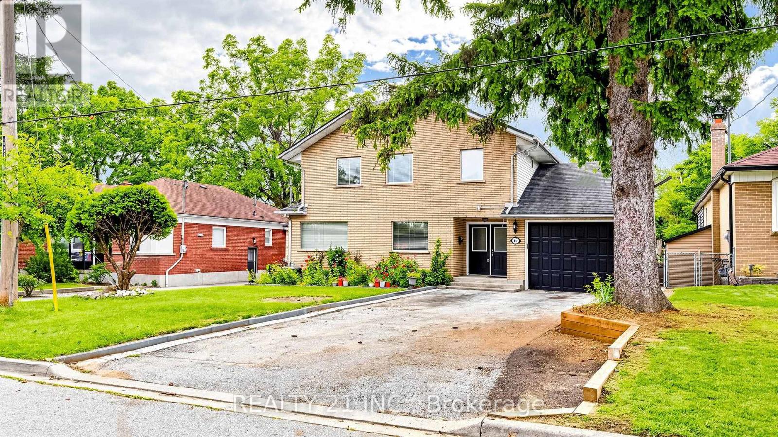 48 MEGAN AVENUE Property Photo 1