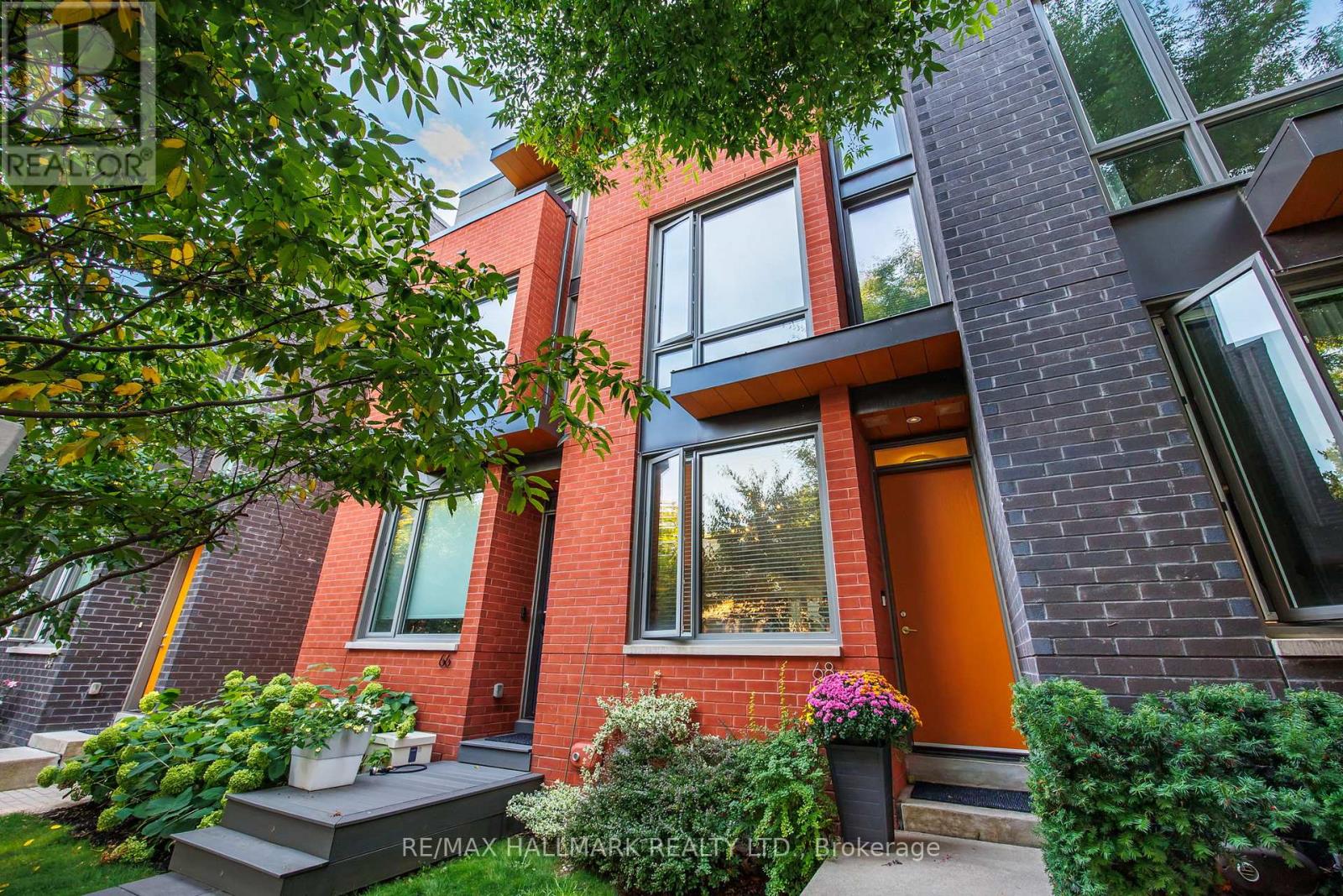 68 Boulton Avenue Property Photo 1