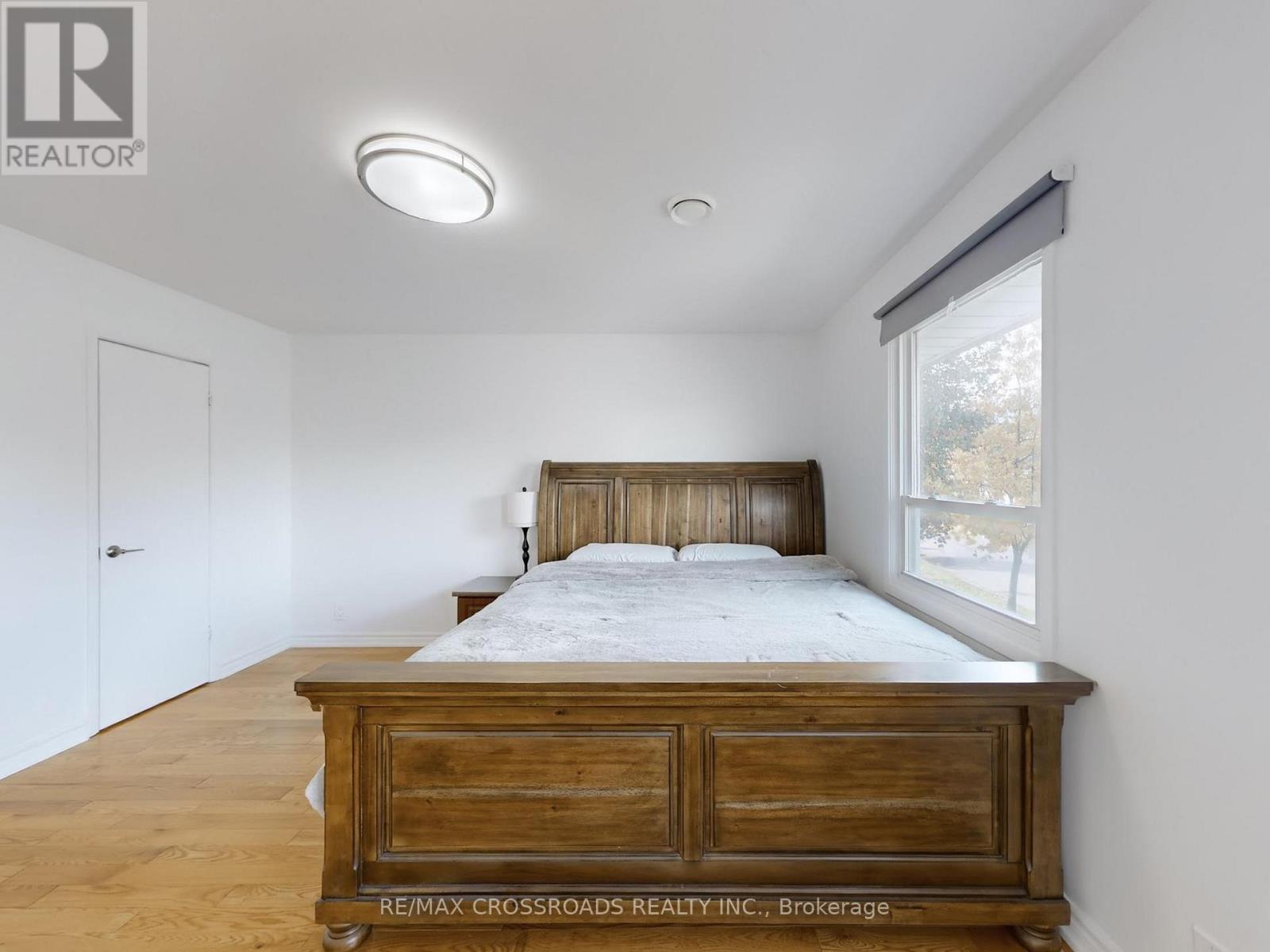 49 King Louis Crescent Property Photo 18