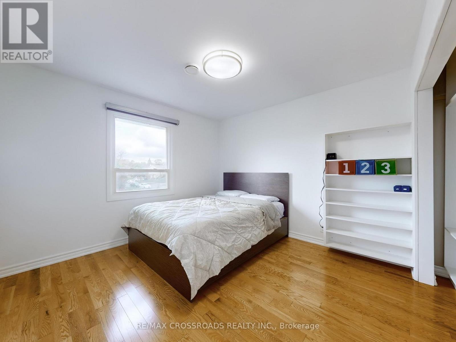 49 King Louis Crescent Property Photo 22