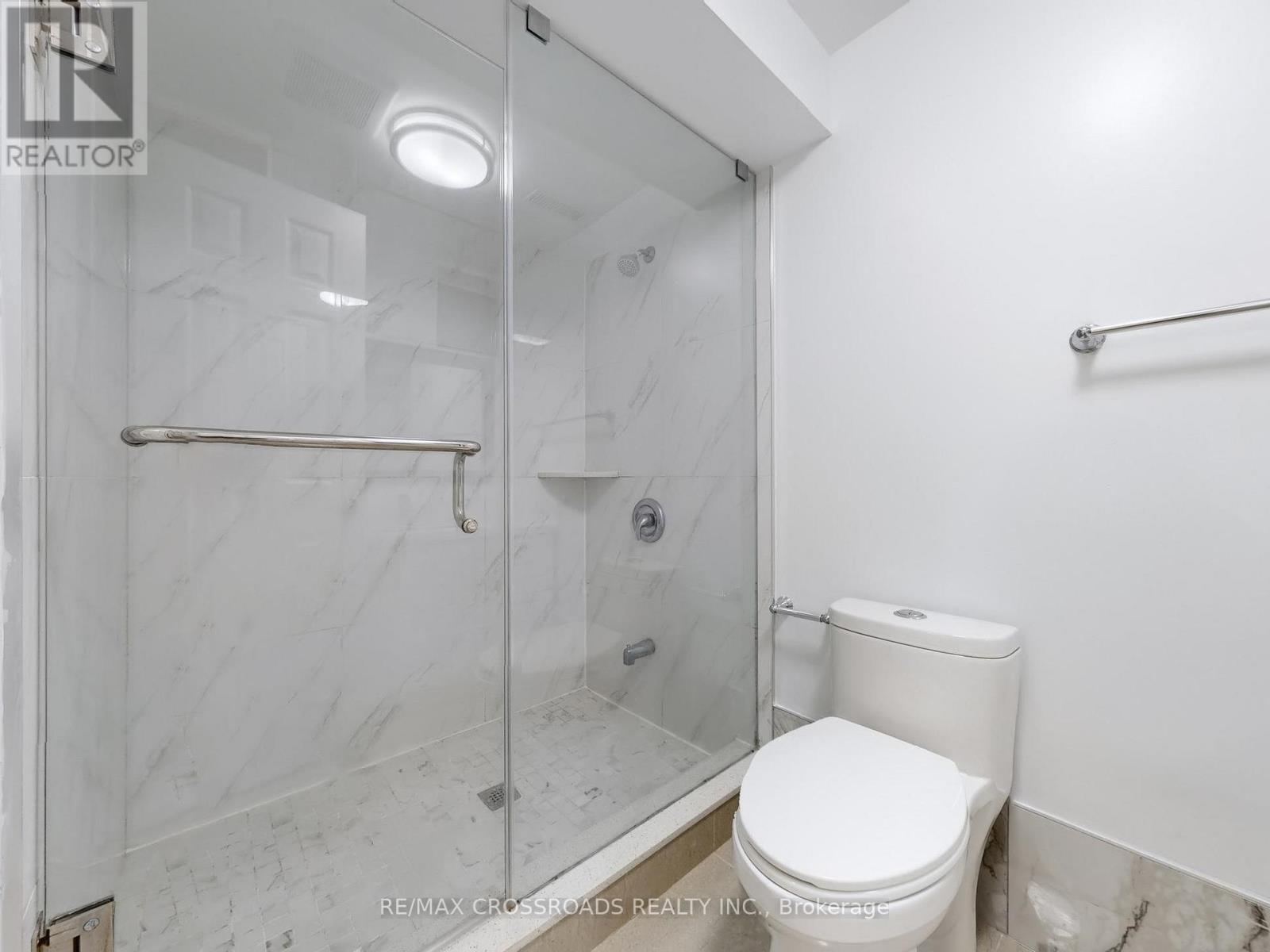 49 King Louis Crescent Property Photo 34