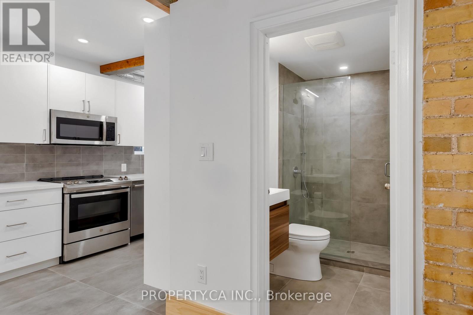 #8 - 97 Lee Avenue Property Photo 11