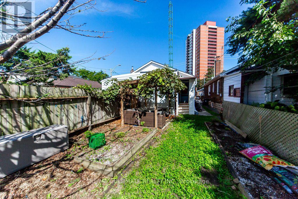 37 Gowan Avenue Property Photo 32