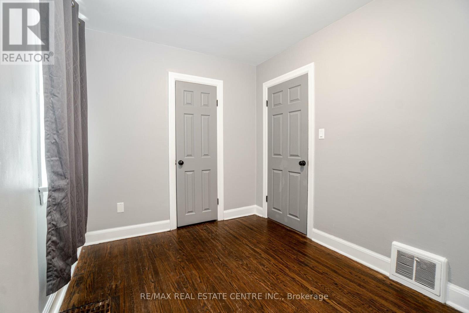 Upper Level - 102 Wilson Road S Property Photo 21